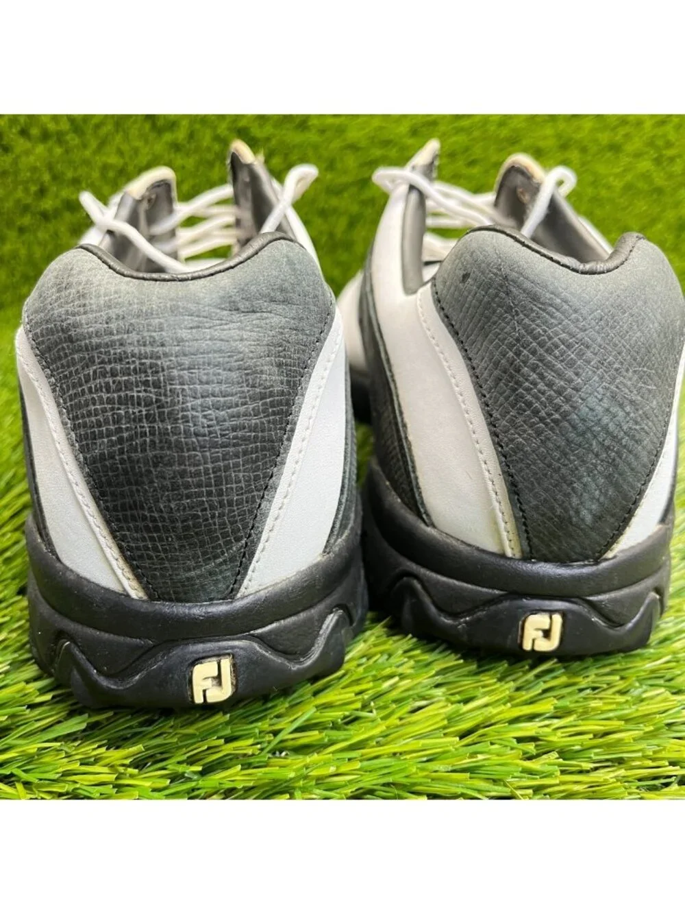 FootJoy Contour Series Mens Size 10 White Black Leather Outdoor Golf Cleats